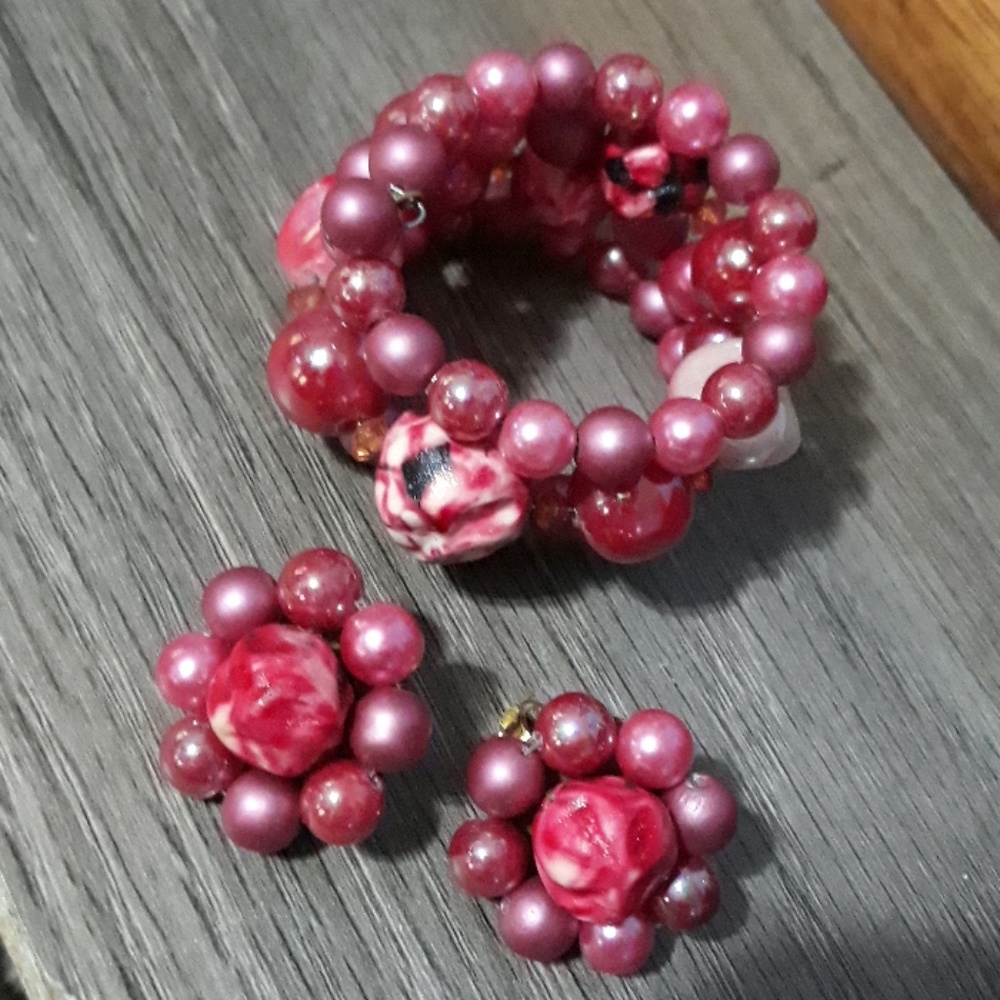Beaded bracelet and earrings